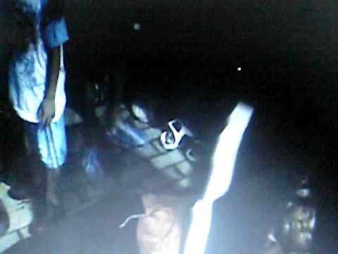 Ninos en campana recibiendo milagros y al Espiritu Santo.AVI