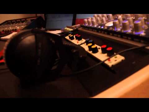 DJ TROUBL'S AVALANCHE LP [STUDIO SESSION] DUBSTEP