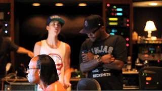 Under The Mistletoe Webisode - Boyz 2 Men and Justin in the Studio (FALALA)