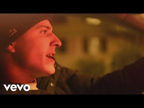 FRAUI - Mängisch fühl mi einsam (Videoclip)