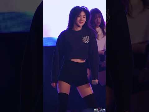 150515 Hellovenus Yeoreum wiggle wiggle Fancam by Meetoday