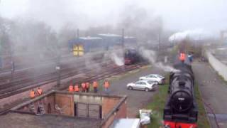preview picture of video 'Great Britain II A4 60009 Union of South Africa passes Black 5s 45231 and 45407 at Joppa'