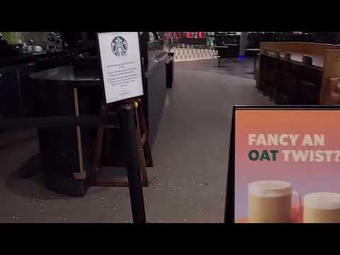 Mouse in Starbucks Manchester Airport 22.01.2023