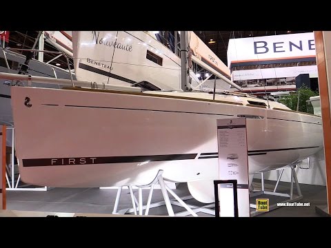 2017 Beneteau First 25 Sailing Yacht - Deck and Interior Walkaround - 2016 Salon Nautique Paris