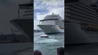 Yacht Gets Dangerously Close to a Cruise Ship… 😳. will it Crash?