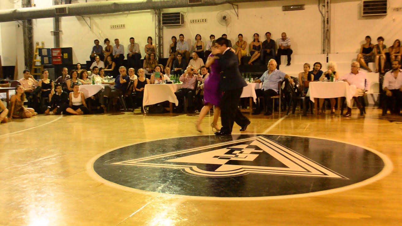 Noelia Hurtado & Carlos Espinoza en Milonga Malena Sunderland Club 4/4