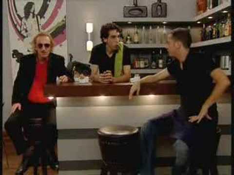 הפיג'מות בקפה קרסול