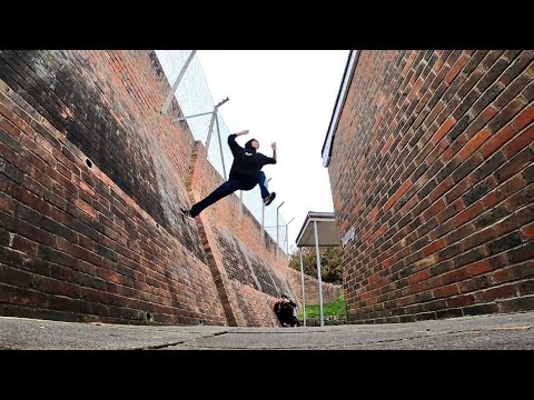 WALL RUN challenge / SCARY Stick 🇬🇧