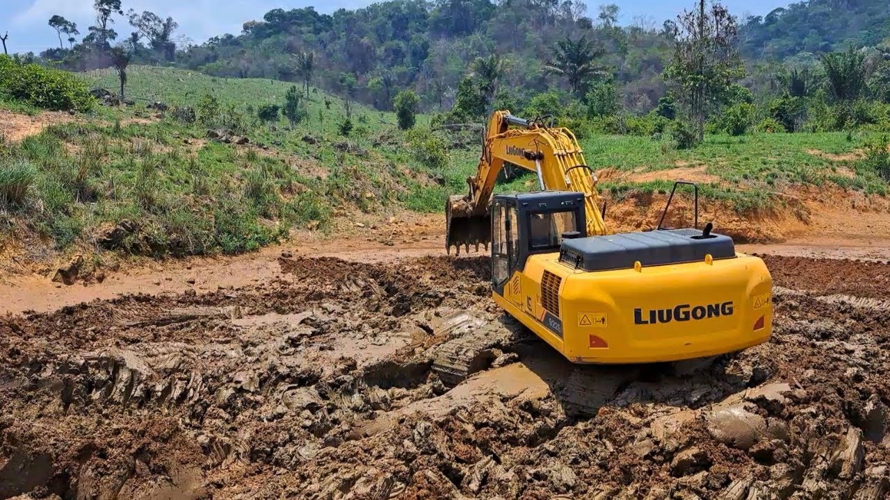 LIMPANDO AS REPRESAS PARA AUMENTAR A ÁGUA PARA O GADO 😱