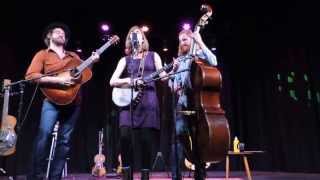 DSCN5843 The Stray Birds at the Isis -- Black Hills