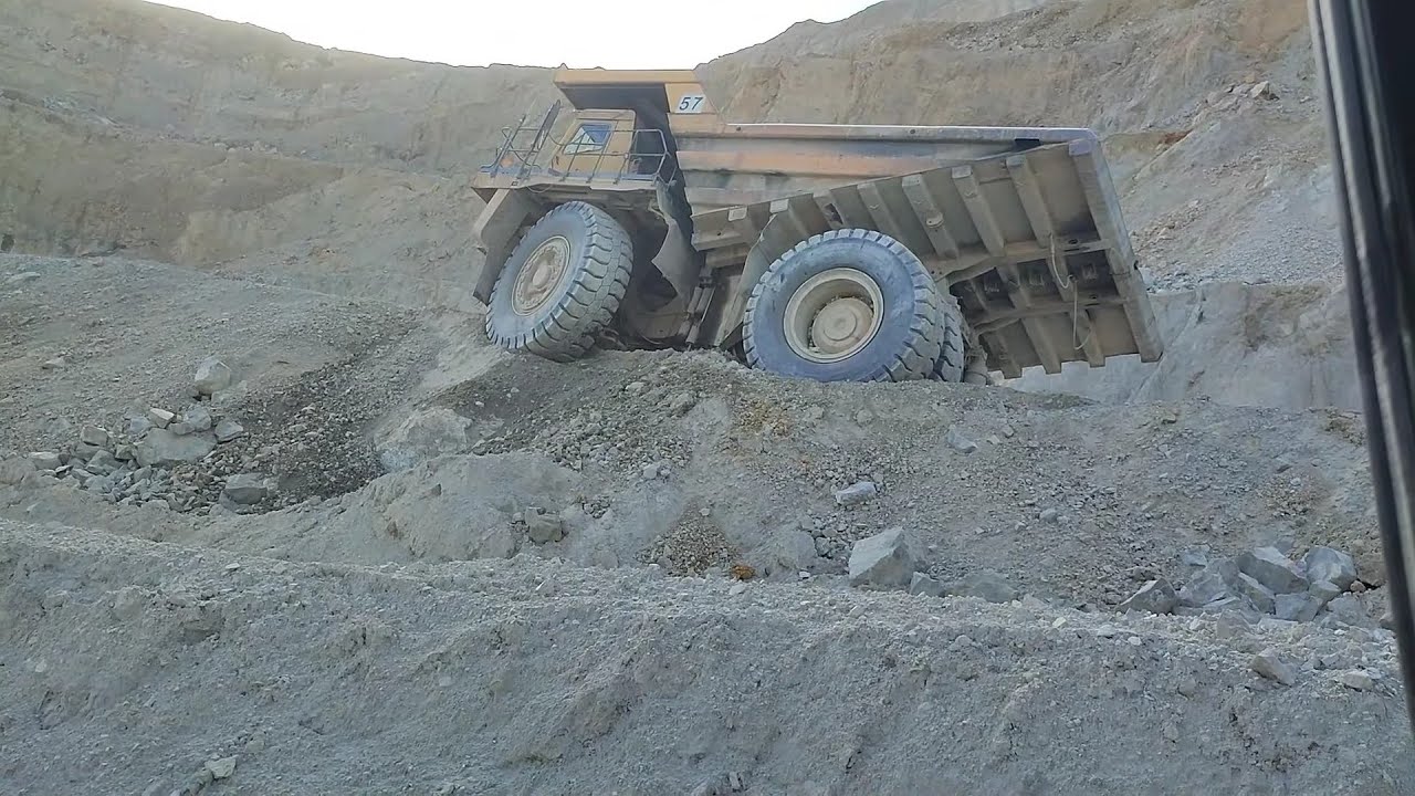 Dangerous Idiots VS Wise Operators Fastest Truck & Heavy Equipment Fails & Wins Total Idiots at Work