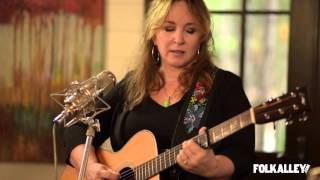 Folk Alley Sessions at 30A: Gretchen Peters - "The Cure for the Pain"