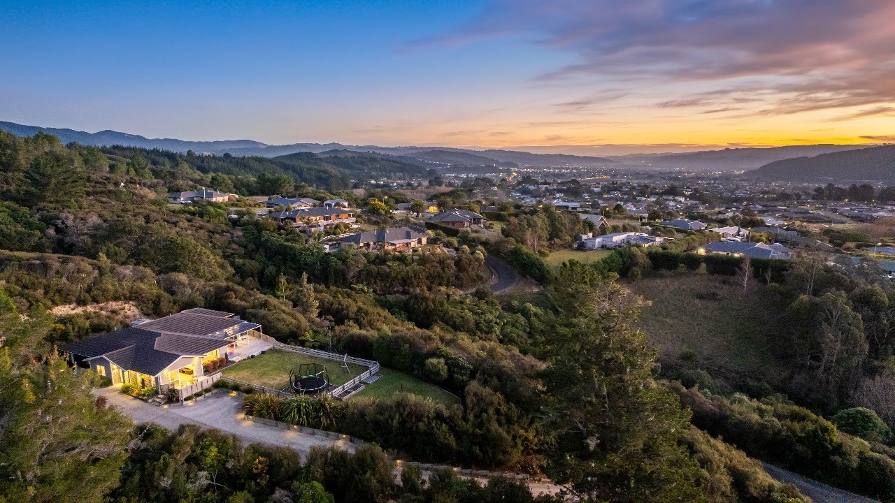 Stunning Home, Picturesque Private Setting