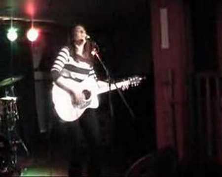 Claire Toomey/Moving Target (Acoustic)