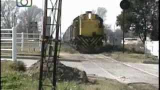 preview picture of video 'Tren de ALL saliendo de General Levalle'