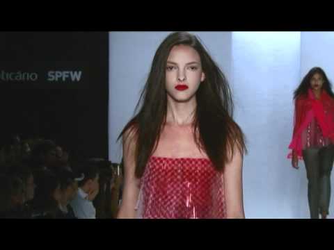 Desfile Tufi Duek Verão 2013