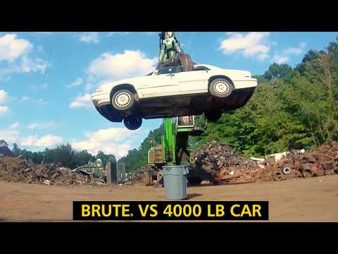 Контейнер круглый 75.7 литров BRUTE FG262000YEL
