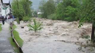 preview picture of video 'STJOHANN.TV Hochwasser St. Johann in Tirol 2. Juni 2013 Fieberbrunner Ache.'