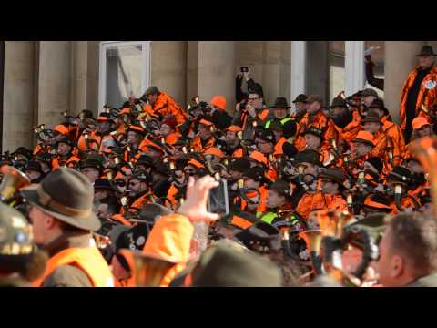 Begrüßung zur Jagd mit 350 Jagdhornbläsern Stuttgart 4.3.2015