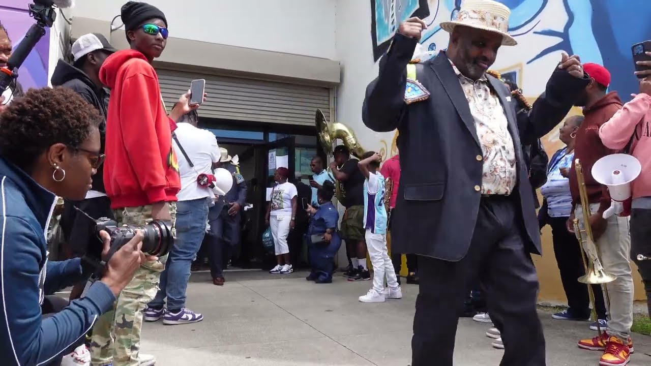 Promotional video thumbnail 1 for Get Up Brass Band