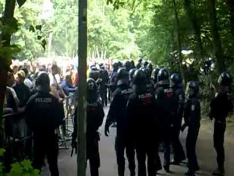 14.05.11 Kickers Offenbach - SG Dynamo Dresden (Repression, Pyro)  1von2