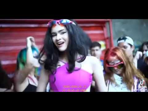 e ela joga joga vai bau bau bau bau bau