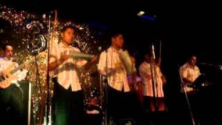 Grupo Sabor Latino tocando El Palacio del Amor de Cañaveral