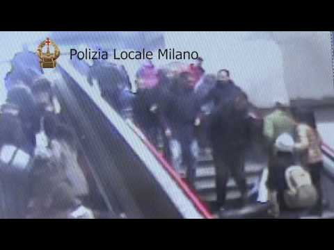 Il video dei furti in MM2 Stazione Centrale