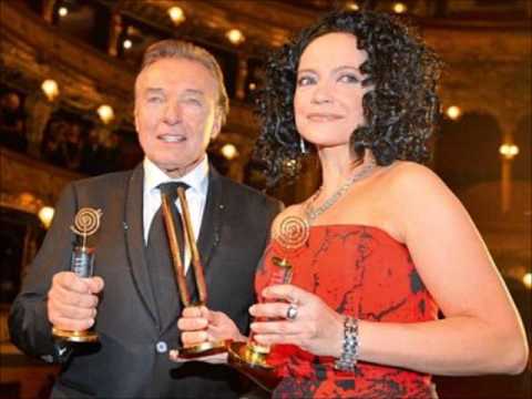 Karel Gott &  Lucie Bílá  Hudba se mnou vcház íLIVE