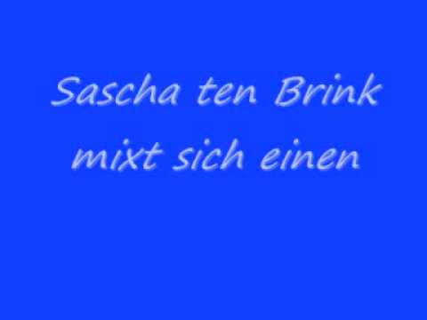 Sascha mixt einen