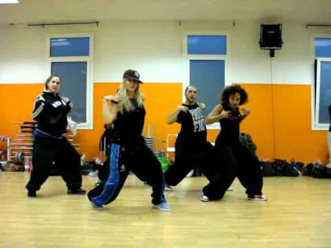 LAURE COURTELLEMONT and her Ragga Jam family dancin' (and fooling around :-))