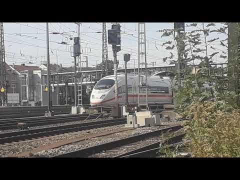 Ein ICE 3 fährt von Ulm HBF nach München HBF