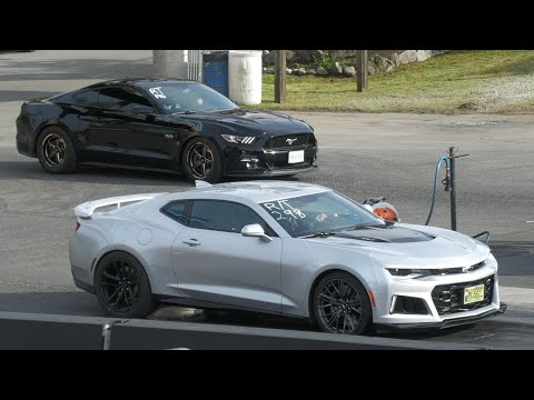 Mustang GT vs ZL1 Camaro - drag racing