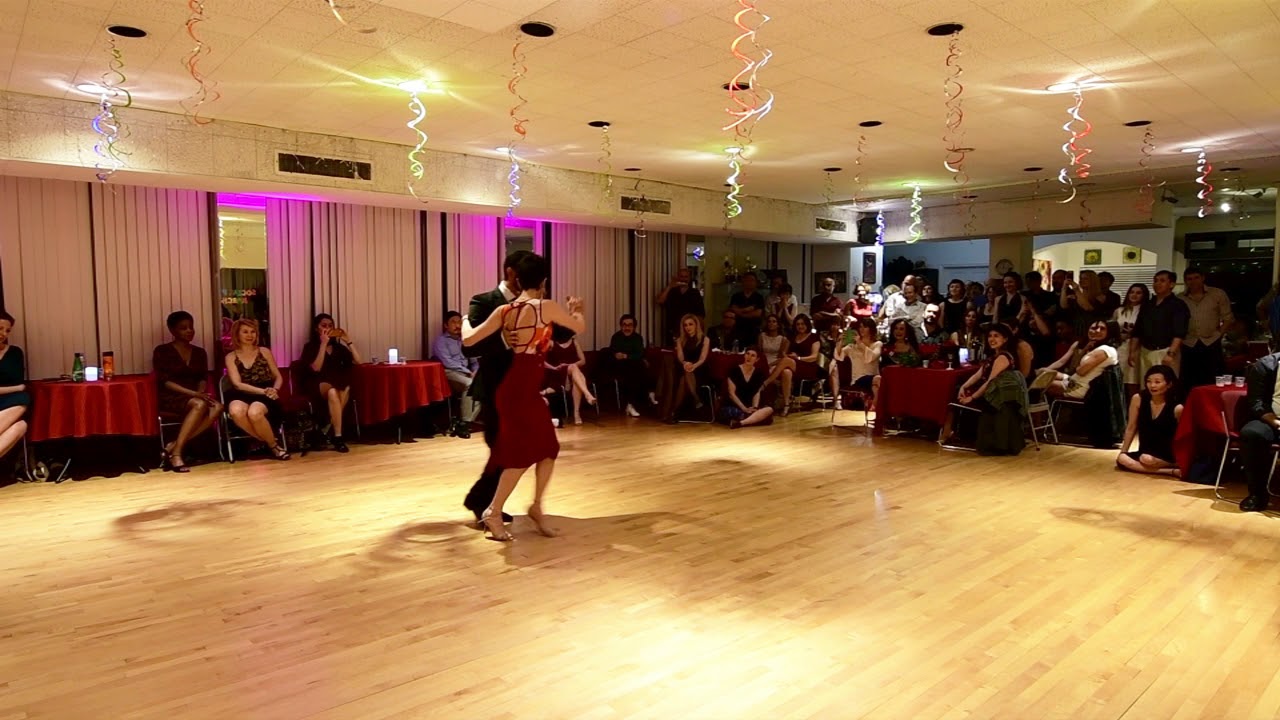 Performance by Martin Almiron & Marina Bellani at Milonga Uno