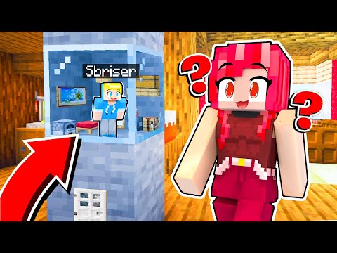 SCHERZO Ai Tuoi AMICI Con La BASE SEGRETA MINUSCOLA Nel MURO!! - Minecraft ITA