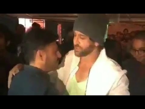 Hrithik Roshan cuts the cake at the Super30 wrap up party!