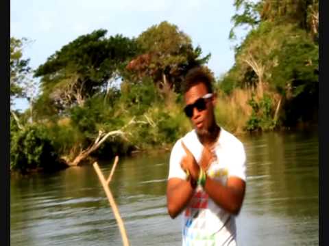 Mi Santana & Bladptua Sharzy &Taina Gee_Temarama video 2014