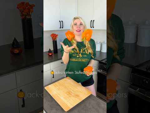Jack-o’-Lantern Stuffed Peppers 🎃🌮 Recipe in description