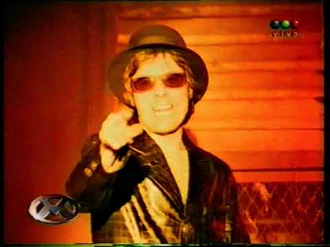 Los Raporteros, Fena Della Maggiora y Carlos Sturce // 2001