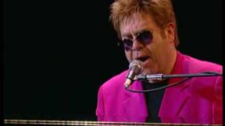 Video thumbnail of "Elton John - Moon River"