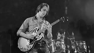 Grateful Dead - Mississippi Half-Step Uptown Toodeloo (Live From Northwestern University 11/1/73)