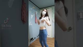 TikTok マスク美女が腰ふるだけ