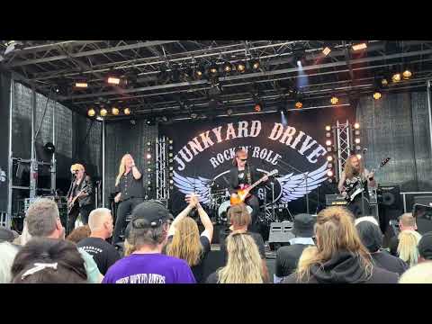 Junkyard Drive live at Ackerbrand Festival