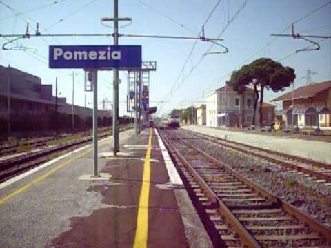 E444R 023 in testa all' IC 561