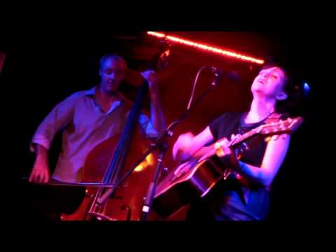 I told you it would end in tears (Live @ The Flytrap) - Lynda Smyth & the borrowed few