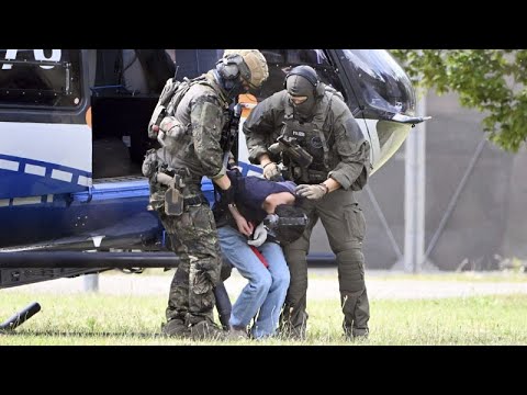 Video Thumbnail: Prozess zum Messerangriff in Solingen: Angeklagter hat gestanden