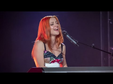 Noemi - Vuoto a perdere (Radio Italia Live 14/04/2021)