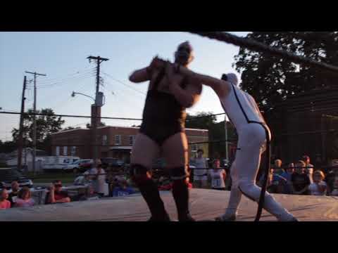 Grapplemania Match 5: Space Monkey vs Stephen King