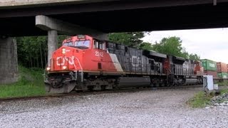 preview picture of video 'CN 2242 at Cranberry 2/2 (15JUN2013)'