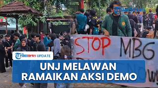 Puluhan Mahasiswa dari Aliansi UNJ Melawan Menggelar Aksi Demonstrasi "Rawamangun Menggugat"